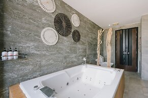 Patong Signature Boutique Hotel