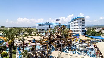 Crystal Admiral Resort Suites & SPA – All Inclusive