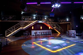 Crystal Admiral Resort Suites & SPA – All Inclusive