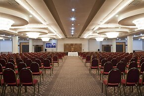 Crystal Admiral Resort Suites & SPA – All Inclusive