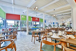 Crystal Admiral Resort Suites & SPA – All Inclusive