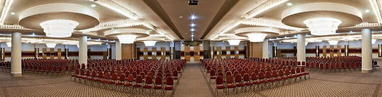 Crystal Admiral Resort Suites & SPA – All Inclusive