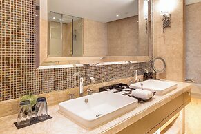 Renaissance Chengdu Hotel