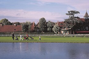 Renaissance Paris Hippodrome De St. Cloud Hotel