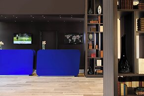 Renaissance Paris Hippodrome De St. Cloud Hotel