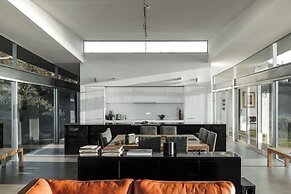 Avalon Coastal Retreat