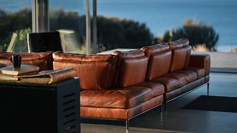 Avalon Coastal Retreat