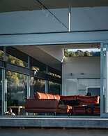 Avalon Coastal Retreat