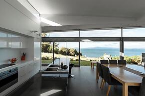 Avalon Coastal Retreat