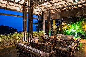 Tiki Villas Rainforest Lodge & Spa