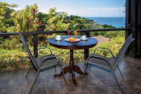 Tiki Villas Rainforest Lodge & Spa