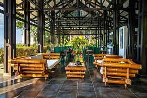 Tiki Villas Rainforest Lodge & Spa