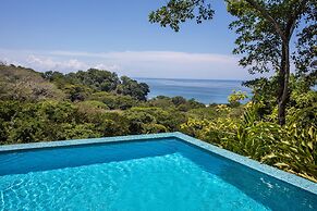 Tiki Villas Rainforest Lodge & Spa