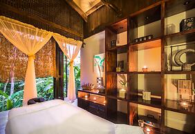 Tiki Villas Rainforest Lodge & Spa