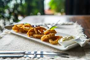 Tiki Villas Rainforest Lodge & Spa