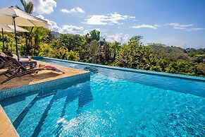 Tiki Villas Rainforest Lodge & Spa