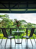 Tiki Villas Rainforest Lodge & Spa