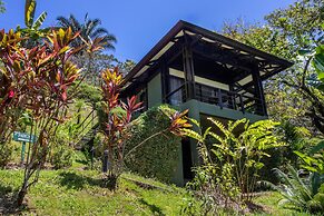 Tiki Villas Rainforest Lodge & Spa