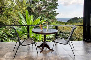 Tiki Villas Rainforest Lodge & Spa