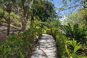 Tiki Villas Rainforest Lodge & Spa