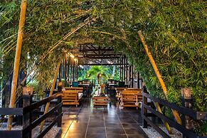 Tiki Villas Rainforest Lodge & Spa