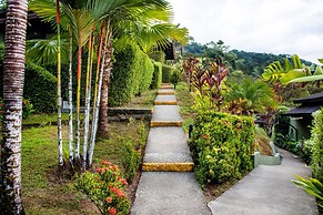 Tiki Villas Rainforest Lodge & Spa
