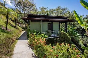 Tiki Villas Rainforest Lodge & Spa