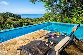 Tiki Villas Rainforest Lodge & Spa