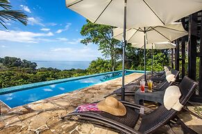 Tiki Villas Rainforest Lodge & Spa