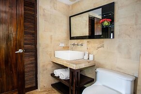 Tiki Villas Rainforest Lodge & Spa