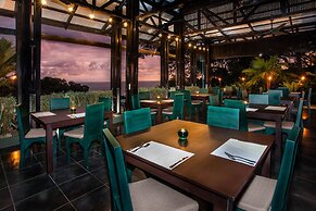 Tiki Villas Rainforest Lodge & Spa