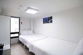 KSTAR Metro Hotel