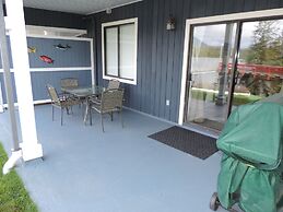 The Bayshore Waterfront Inn