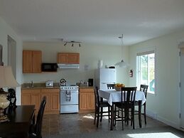 The Bayshore Waterfront Inn