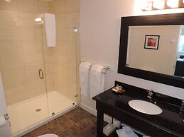 The Bayshore Waterfront Inn