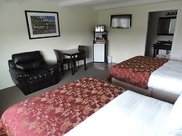 The Bayshore Waterfront Inn