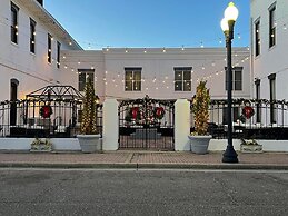 Hotel 27