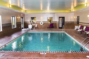 Holiday Inn Express & Suites Sikeston Southwest by IHG