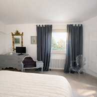 Country Lodge
