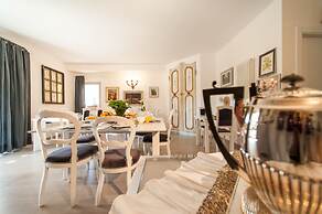 Country Lodge