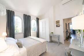 Country Lodge