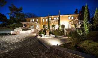 Country Lodge