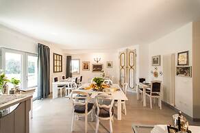 Country Lodge