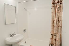 Polynesian Beach Club Hostel