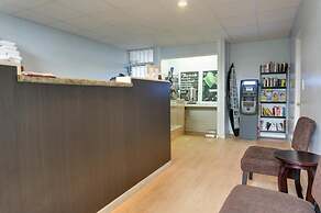 Polynesian Beach Club Hostel