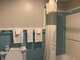 Four Corners Inn