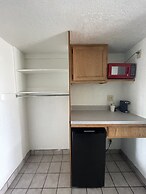 Four Corners Inn