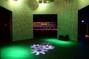 Le Bleu Hotel & Resort