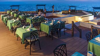 Le Bleu Hotel & Resort