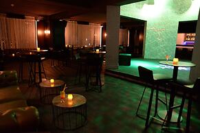 Le Bleu Hotel & Resort